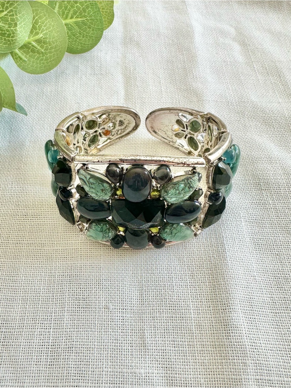 Vintage Liz Claiborne signed art deco emerald green chunky cuff bracelet